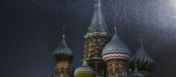 Hram Vasilija Blaženog u Moskvi pokriven snegom - Sputnik Srbija