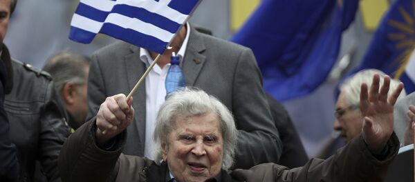 Mikis Teodorakis na protestu u Atini protiv imena Makedonija. Mikis Teodorakis na protestu u Atini protiv imena Makedonija. - Sputnik Srbija