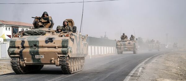 Турски тенкови код турско-сиријске границе Турски тенкови код турско-сиријске границе - Sputnik Србија