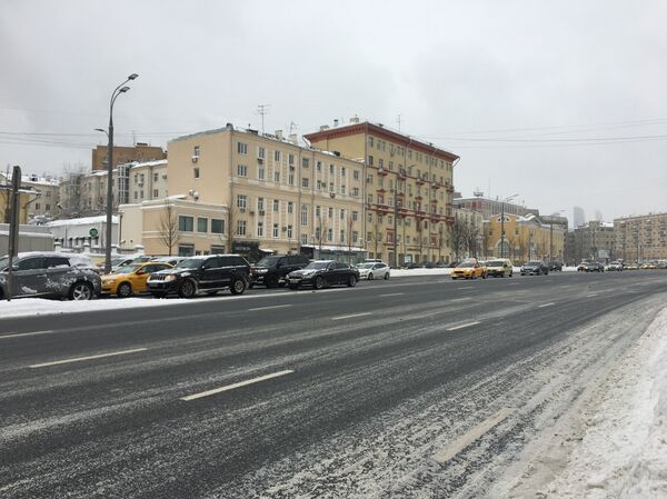 Зубовски булевар у Москви био је очишћен у рекордном року. - Sputnik Србија