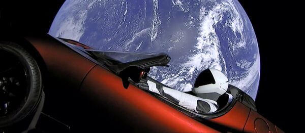 „Тесла Роудстер“ у свемиру - Sputnik Србија