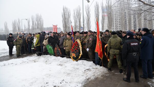 Stanovnici Voronježa čekaju dopremanje tela poginulog pilota - Sputnik Srbija