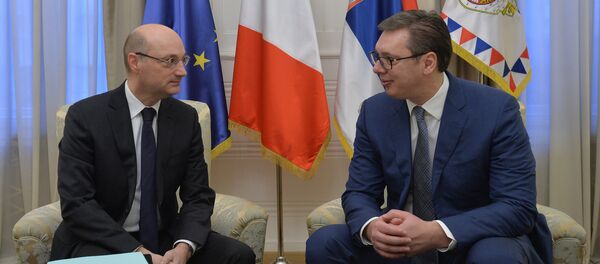Predsenik Srbije Aleksandar Vučić i ambasador Francuske u Srbiji Frederik Mondolini - Sputnik Srbija