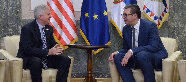 Ambasador SAD u Srbiji Kajl Skot i Predsednik Srbije Aleksandar Vučić Ambasador SAD u Srbiji Kajl Skot i Predsednik Srbije Aleksandar Vučić - Sputnik Srbija
