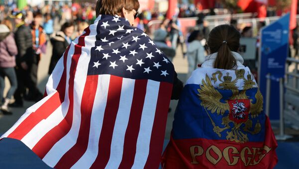 Navijači sa zastavama SAD i Rusije u Olimpijskom parku u Sočiju - Sputnik Srbija