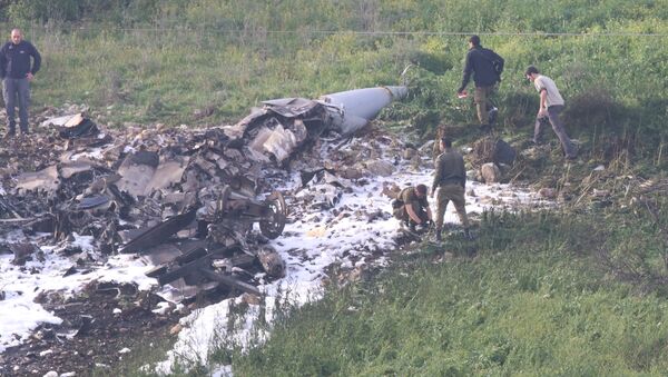 Израелски Ф-16 који је оборила сиријска армија - Sputnik Србија