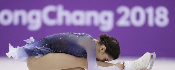 Klizačica Jevgenija Medvedeva izvodi kratki program na Olimpijskim igrama u Pjongčangu 2018. - Sputnik Srbija