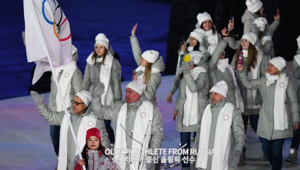 Олимпијски спортисти из Русије на церемонији отварања XXIII Зимских олимпијских игара у Пјонгчангу - Sputnik Србија