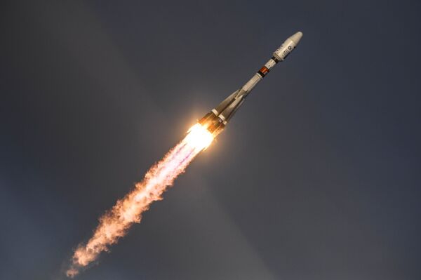 Лансирање ракете Сојуз 2.1б са космодрома Восточни Лансирање ракете Сојуз 2.1б са космодрома Восточни - Sputnik Србија