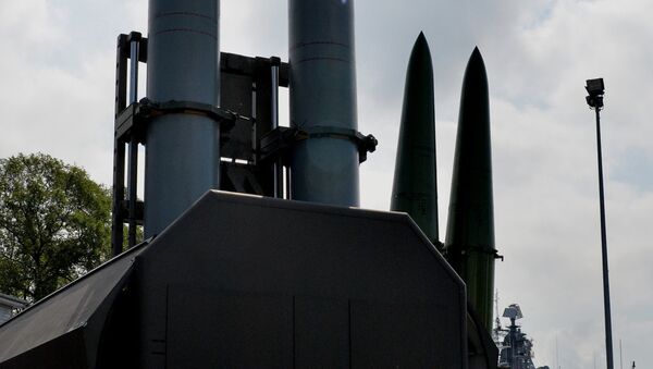 Obalski raketni sistem Bastion i raketni sistem Iskander M na međunarodnom salonu vojne tehnike u Vladivostoku - Sputnik Srbija