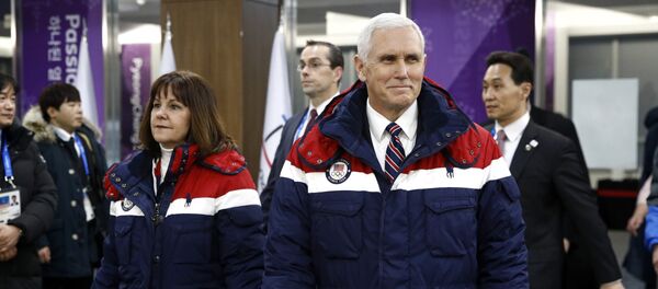 Потпредседник САД Мајк Пенс на ЗОИ у Пјонгчангу Потпредседник САД Мајк Пенс на ЗОИ у Пјонгчангу - Sputnik Србија
