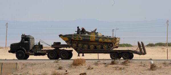 Vojna tehnika sirijske vojske na putu za Palmiru - Sputnik Srbija