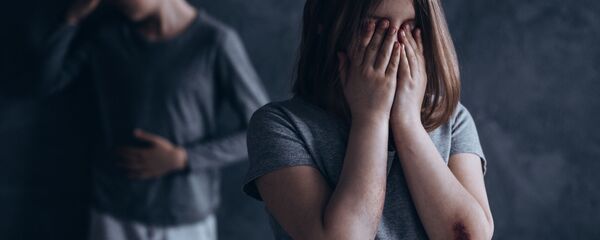 Тужна и уплашена деца - Sputnik Србија