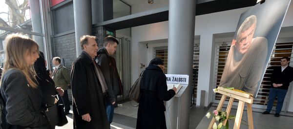 Komemoracija glumcu Nebojši Glogovcu u JDP - Sputnik Srbija