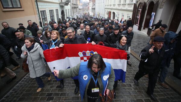 Protesti udruženja hrvatskih branitelja u Zagrebu zbog posete Aleksandra Vučića - Sputnik Srbija