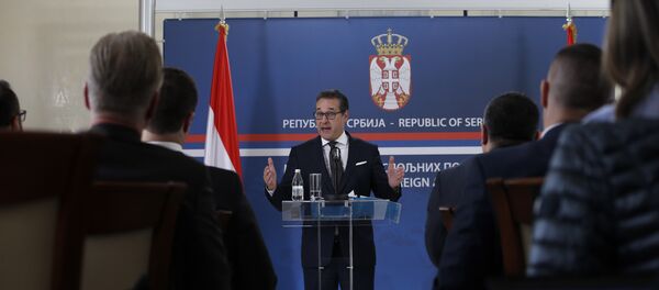 Хајнц Кристијан Штрахе на конференцији са новинаре - Sputnik Србија