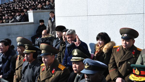 Novinar Miroslav Lazanski na paradi u Pjongjangu, Severna Koreja - Sputnik Srbija