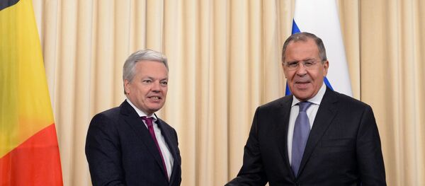 Министри спољних послова Белгије и Русије, Дидије Рендерс и Сергеј Лавров на састанку у Москви - Sputnik Србија