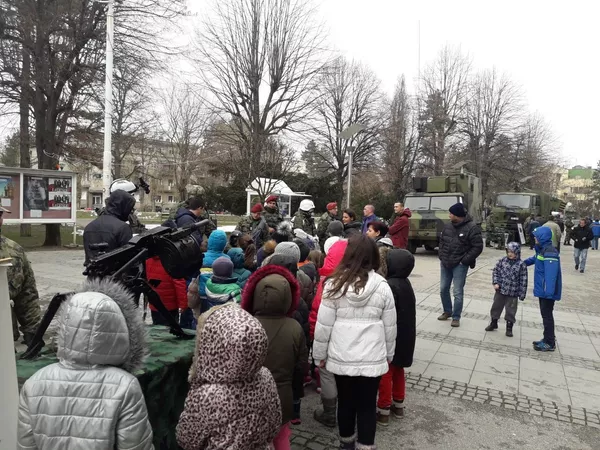 Prikaz naoružanja Vojske Srbije u Loznici povodom Dana državnosti. Prikaz naoružanja Vojske Srbije u Loznici povodom Dana državnosti. - Sputnik Srbija