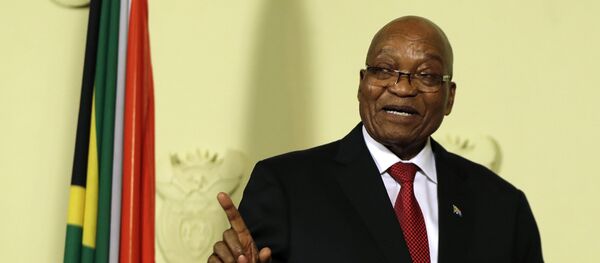 Председник Јужноафричке Републике Џејкоб Зума након обраћања нацији у згради владе у Преторији - Sputnik Србија