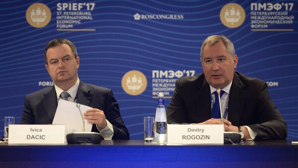 Ministar inostranih poslova Rusije Ivica Dačić i vicepremijer Rusije Dmitrij Rogozin - Sputnik Srbija