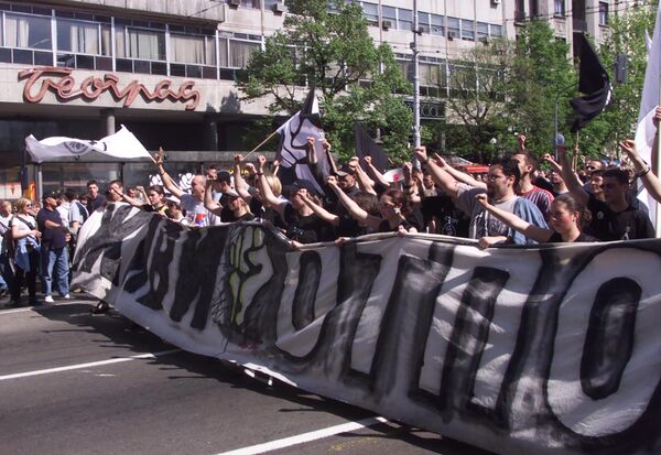 Чланови отпора на протесту у Београду у априлу 2000. године. Чланови отпора на протесту у Београду у априлу 2000. године. - Sputnik Србија