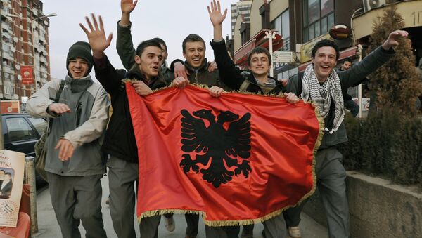 Албаници у Приштини - Sputnik Србија