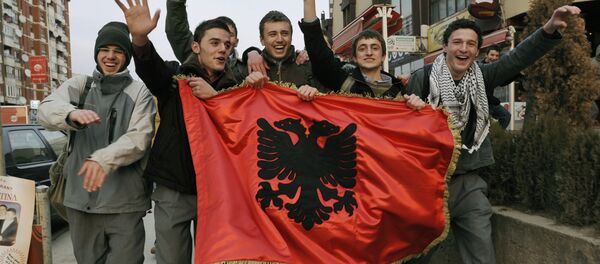 Албаници у Приштини - Sputnik Србија