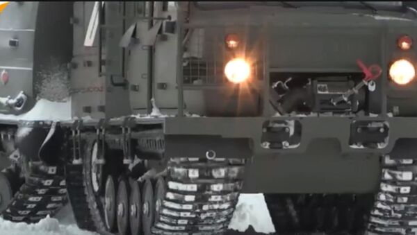 Motorizovana brigada Severne flote testirala je novi  snegomobil „Aleut“. - Sputnik Srbija