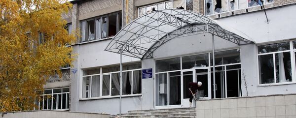 Школа у Доњецку оштећена током ноћног гранатирања - Sputnik Србија
