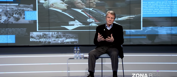 Bernard Kušner Bernard Kušner - Sputnik Srbija