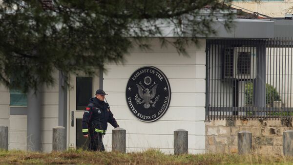 Амбасада САД у Подгорици после напада - Sputnik Србија