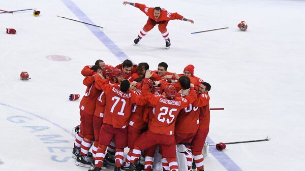 Ruski hokejaši proslavljaju zlato na ZOI u Pjongčangu - Sputnik Srbija