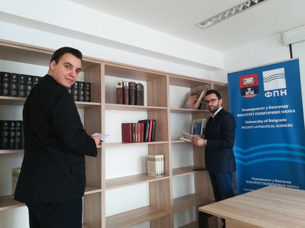 Библиотеку Центра за руске студије ФПН опремила је Руска хуманитарна мисија - Sputnik Србија