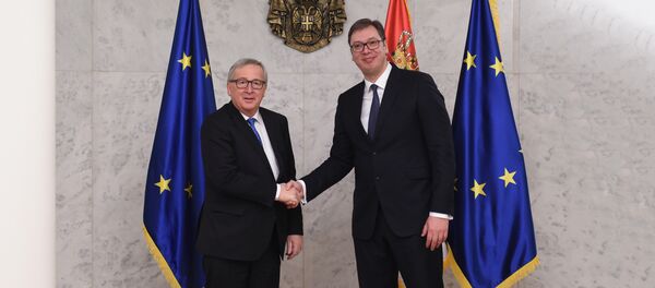 Председник Србије Александар Вучић са председником Европске комисије Жан-Клодом Јункером - Sputnik Србија