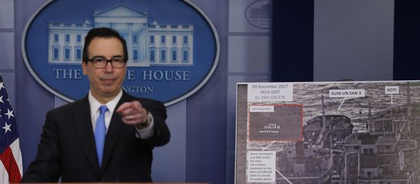 Министар финансија САД Стивен Мнучин на конференцији за медије у Белој кући - Sputnik Србија