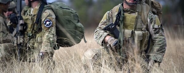 Specijalne jedinice američke vojske zelene beretke tokom vežbe u vazduhoplovnoj bazi Eglin Specijalne jedinice američke vojske zelene beretke tokom vežbe u vazduhoplovnoj bazi Eglin - Sputnik Srbija