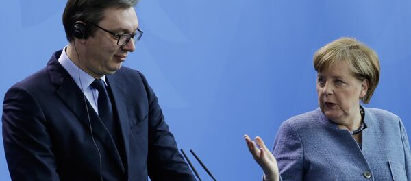 Predsednik Srbije Aleksandar Vučić i nemačka kancelarka Angela Merkel na zajedničkoj konferenciji za medije u Berlinu Predsednik Srbije Aleksandar Vučić i nemačka kancelarka Angela Merkel na zajedničkoj konferenciji za medije u Berlinu - Sputnik Srbija