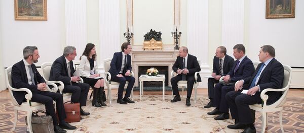 Аустријски канцелар Себастијан Курц и председник Русије Владимир Путин - Sputnik Србија