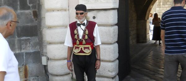 Бокељски морнар на улазу у тврђаву у Котору - Sputnik Србија