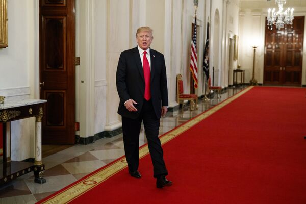 Председник САД Доналд Трамп долази у Белу кућу Председник САД Доналд Трамп долази у Белу кућу - Sputnik Србија