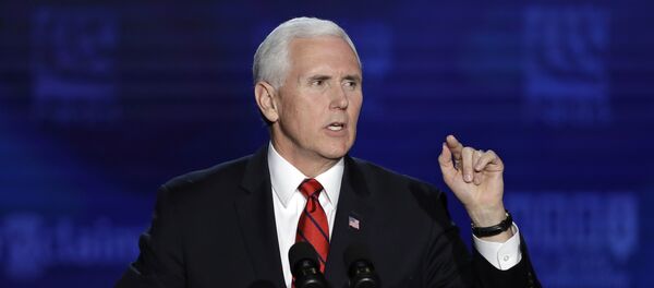 Потпредседник САД Мајкл Пенс Потпредседник САД Мајкл Пенс - Sputnik Србија
