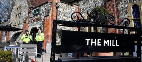 Полиција на месту где је наводно отрован бивши обавештајац Сергеј Скрипаљ, - Sputnik Србија