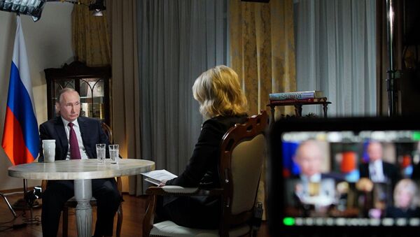 Председник Русије Владимир Путин током интервјуа за телевизију Ен-Би-Си - Sputnik Србија