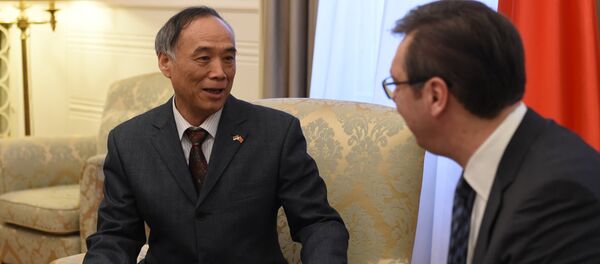 Александар Вучић и кинески амбасадор Ли Манчанг - Sputnik Србија