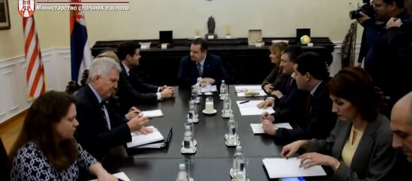 Први потпредседник Владе Србије и министар спољних послова Републике Србије Ивица Дачић и помоћник државног секретара САД за Европу и Евроазију Вес Мичел Први потпредседник Владе Србије и министар спољних послова Републике Србије Ивица Дачић и помоћник државног секретара САД за Европу и Евроазију Вес Мичел - Sputnik Србија