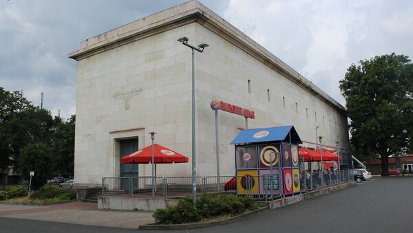 Burger king sa nacističkim orlom na fasadi u Nirnbergu. - Sputnik Srbija