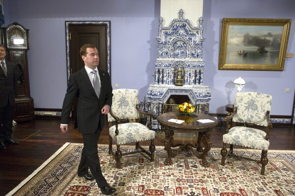 Premijer Dmitrij Medvedev u rezidenciji „Gorki“ Premijer Dmitrij Medvedev u rezidenciji „Gorki“ - Sputnik Srbija