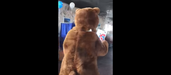 Медвед гласа - Sputnik Србија