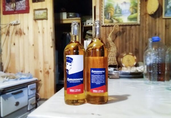 У кафани „Крим“ се служи ракија „путиновача“. - Sputnik Србија